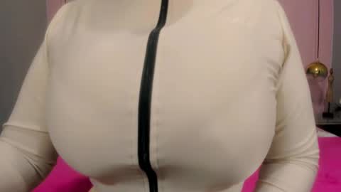 Valeria online show from 5, 3, 2025