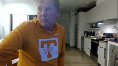 Snapshot of 1029mn chatting on 9, 10, 2025 Takin Profits online show from 9, 10, 2025