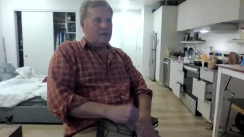 Snapshot of 1029mn chatting on 18, 10, 2025 Takin Profits online show from 18, 10, 2025