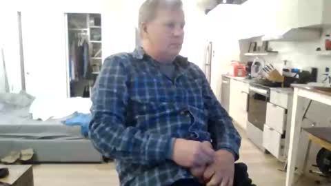 Snapshot of 1029mn chatting on 30, 10, 2025 Takin Profits online show from 30, 10, 2025