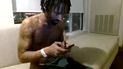 Snapshot of 11hundsum chatting on 12, 1, 2025 Darkmeat100 online show from 12, 1, 2025