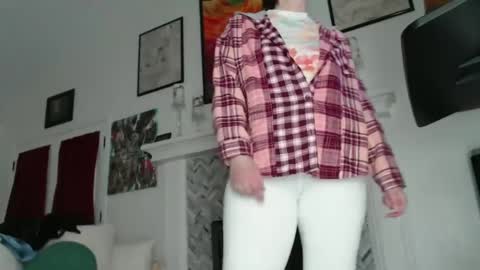 Aurora Willows online show from 23, 2, 2025