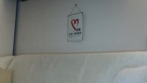 12ennie online show from 19, 9, 2025