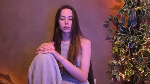 Lily 3 online show from 19, 9, 2025