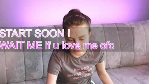 Lily 3 online show from 25, 5, 2026