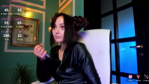 Moona  online show from 30, 10, 2025