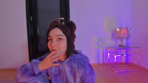 Snapshot of 1munique chatting on 9, 2, 2026 Moona online show from 9, 2, 2026