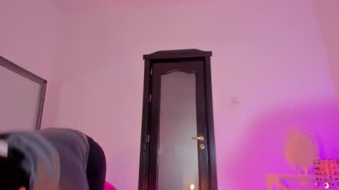 Snapshot of 1munique chatting on 12, 2, 2026 Moona online show from 12, 2, 2026