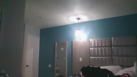 TheShyOne18 online show from 4, 12, 2024