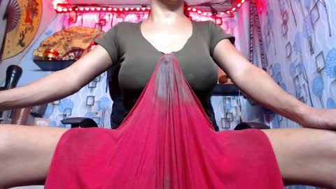 Snapshot of 21cmmusclecockts chatting on 8, 4, 2026 mharjorie online show from 8, 4, 2026