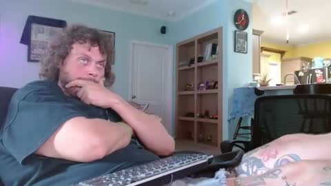 Snapshot of 2dirtyhillbillies chatting on 21, 6, 2026 ThrillBilly online show from 21, 6, 2026
