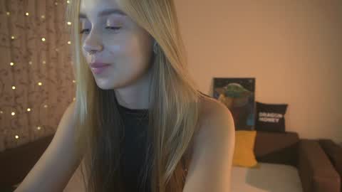 Elley  online show from 26, 12, 2024