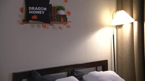 Elley  online show from 2, 12, 2025