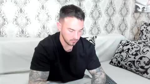 2sexymuscles online show from 21, 4, 2026