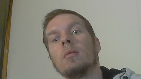 2small4you83 online show from 19, 12, 2024