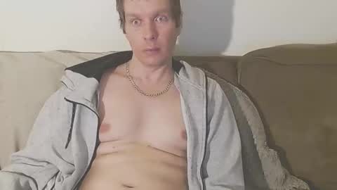 2small4you83 online show from 11, 2, 2025