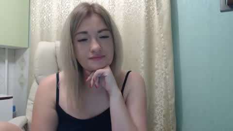 3sweetcandy3 online show from 5, 11, 2025