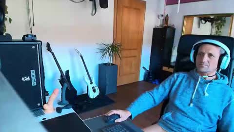 Snapshot of 6fun_cam chatting on 14, 11, 2025 Noha online show from 14, 11, 2025