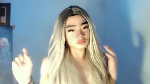 Snapshot of 8inches_femboy chatting on 19, 9, 2025 8inches_femboy online show from 19, 9, 2025