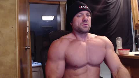 Snapshot of 9fat_inches chatting on 4, 12, 2024 9 fat inches online show from 4, 12, 2024