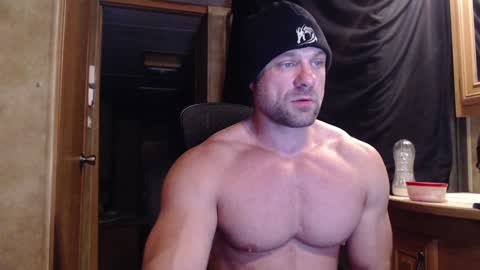 Snapshot of 9fat_inches chatting on 5, 12, 2024 9 fat inches online show from 5, 12, 2024