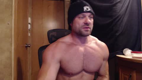 Snapshot of 9fat_inches chatting on 20, 12, 2024 9 fat inches online show from 20, 12, 2024