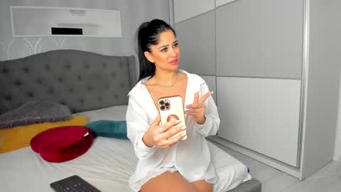 Adelle online show from 16, 2, 2026