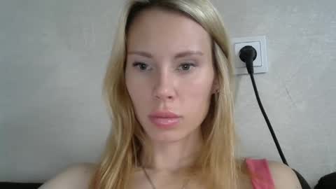 Snapshot of _alex1819 chatting on 13, 10, 2025 _alex1819 online show from 13, 10, 2025