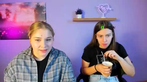 Snapshot of _alice_smith__ chatting on 21, 10, 2025 _alice_smith__ online show from 21, 10, 2025