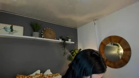  Alice  online show from 21, 2, 2025