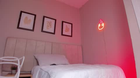 Hii I m Alison   online show from 21, 11, 2025