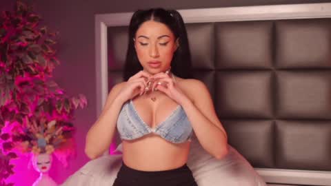 Snapshot of _anna_bloom chatting on 21, 1, 2025 Anna online show from 21, 1, 2025