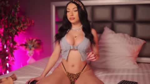 Snapshot of _anna_bloom chatting on 28, 1, 2025 Anna online show from 28, 1, 2025