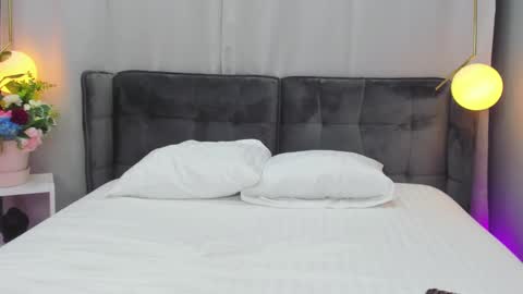 Snapshot of _anna_bloom chatting on 4, 3, 2025 Anna online show from 4, 3, 2025