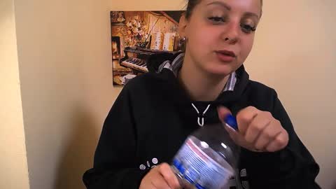 Anna online show from 10, 10, 2025