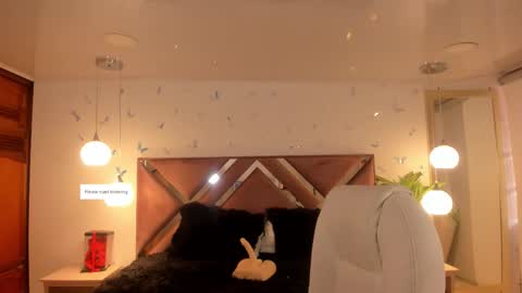 antonnela online show from 10, 9, 2025