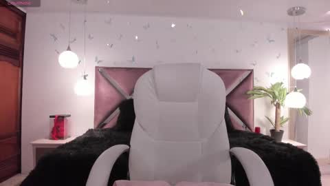 antonnela online show from 21, 11, 2025