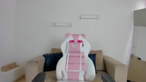    online show from 26, 11, 2025