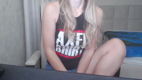 Ashlee Bond online show from 5, 10, 2025