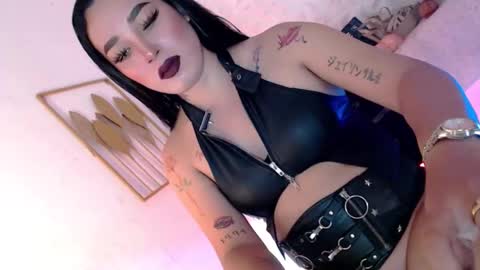 Caroline online show from 25, 2, 2026