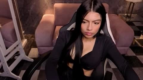 Snapshot of _charlottee_b chatting on 30, 3, 2026 _charlottee_b online show from 30, 3, 2026