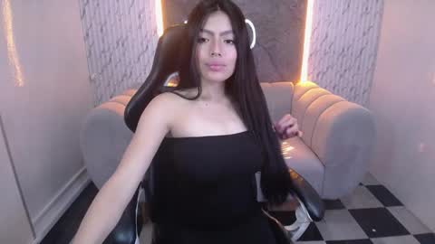 Snapshot of _charlottee_b chatting on 11, 4, 2026 _charlottee_b online show from 11, 4, 2026