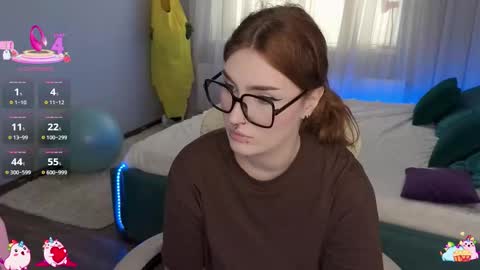 Snapshot of _chlo_e chatting on 3, 10, 2025 Alisa NO NUDE online show from 3, 10, 2025