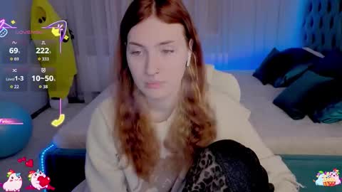 Alisa NO NUDE online show from 28, 10, 2025