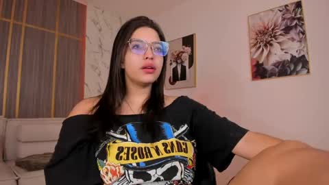 Snapshot of _dollargirl_ chatting on 11, 4, 2026 Abril online show from 11, 4, 2026