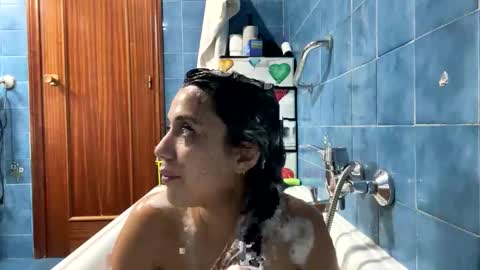  elena barra online show from 13, 1, 2025