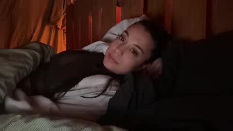 Snapshot of _elena_barra chatting on 4, 2, 2026 elena barra online show from 4, 2, 2026