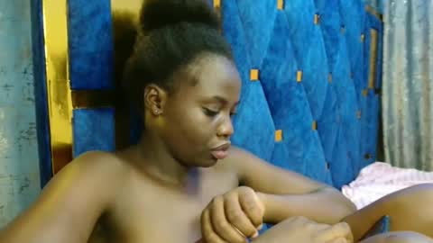 Snapshot of _elinah chatting on 1, 12, 2025 Elinah online show from 1, 12, 2025