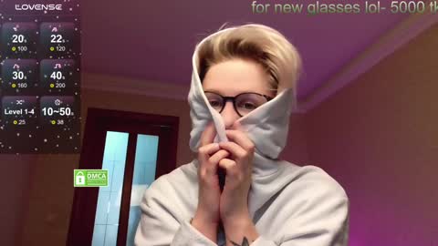 Snapshot of _elven_dreams__ chatting on 4, 1, 2025 chloue and Gretta online show from 4, 1, 2025