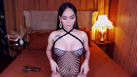 _empressvalerie_ online show from 28, 9, 2025